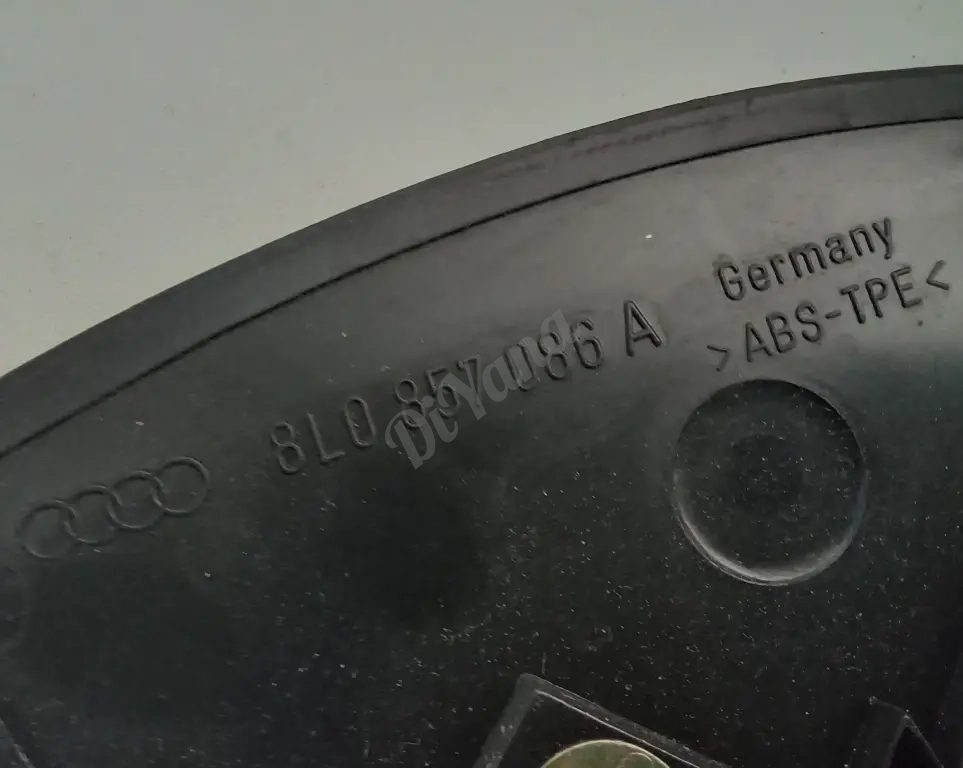Накладка торпеды audi A3 8L