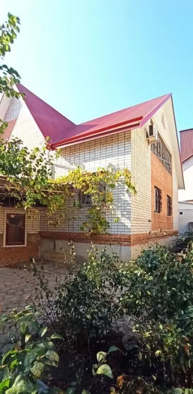 Продам 3-х этаж. дом пл.332 кв.м., 7 сот., Краснодарский край, Кавказский р-н, г. Кропоткин, ул. Дугинец