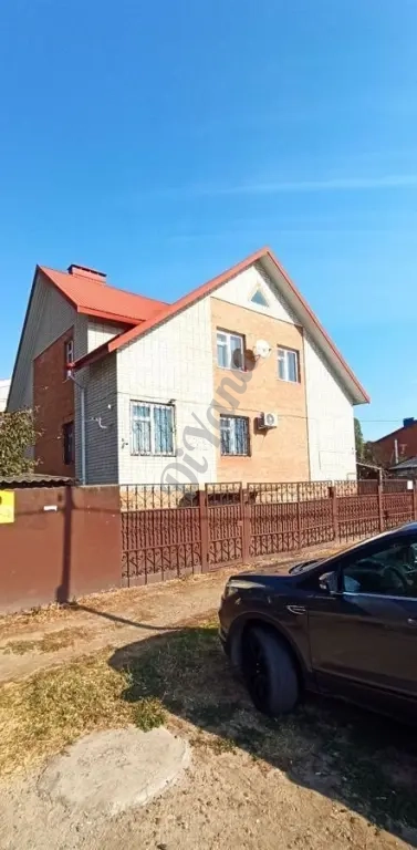 Продам 3-х этаж. дом пл.332 кв.м., 7 сот., Краснодарский край, Кавказский р-н, г. Кропоткин, ул. Дугинец