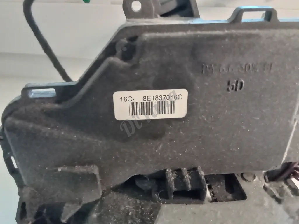 Замок audi A4 B6 передний правый