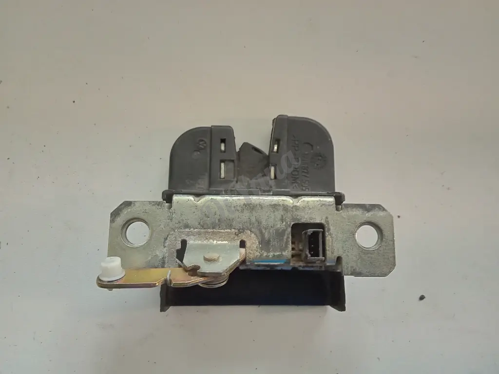 Замок крышки багажника volkswagen polo 3,4