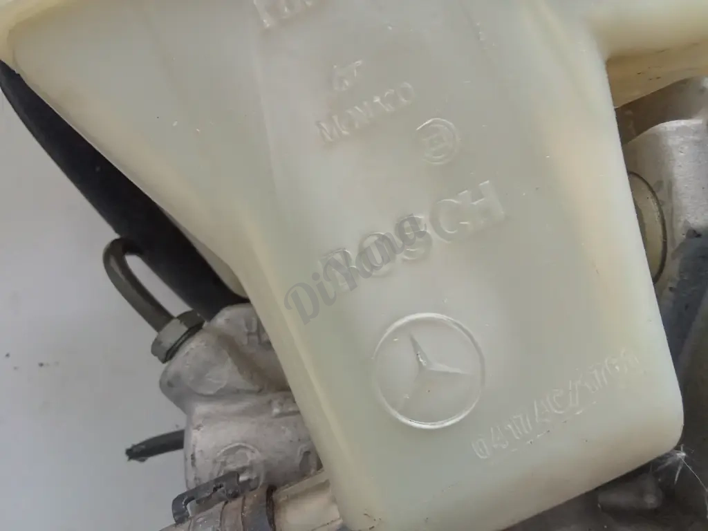 Главный тормозной цилиндр Mercedes 211