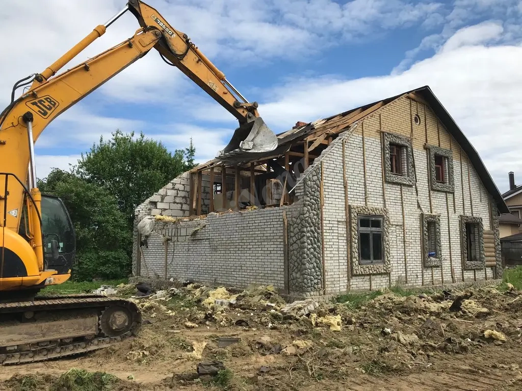 Демонтаж дач, домов, сараев. Вывоз мусора с объектов.