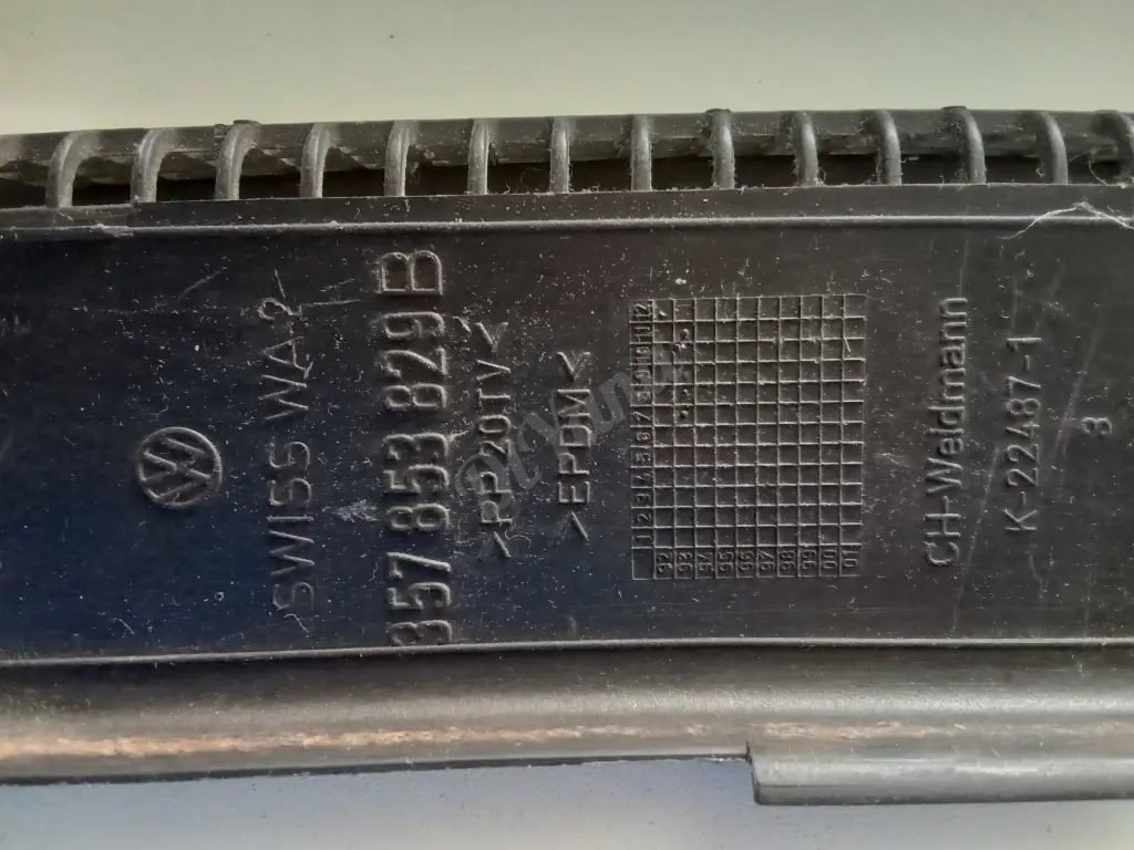 Жабо,дождевик Volkswagen Passat b3,b4